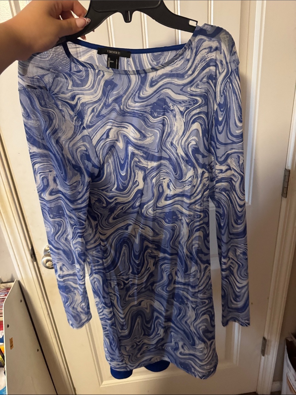 Forever 21 White and Blue Swirl Long Sleeve Dress
